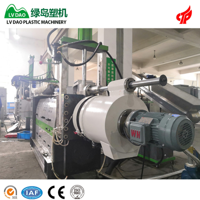حلقة المياه الساخنة قص البلاستيك آلة إعادة التدوير ل HDPE LDPE المواد 250 - 500KG / ساعة
